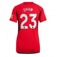 Camisa de time de futebol Manchester United Luke Shaw #23 Replicas 1º Equipamento Feminina 2023-24 Manga Curta